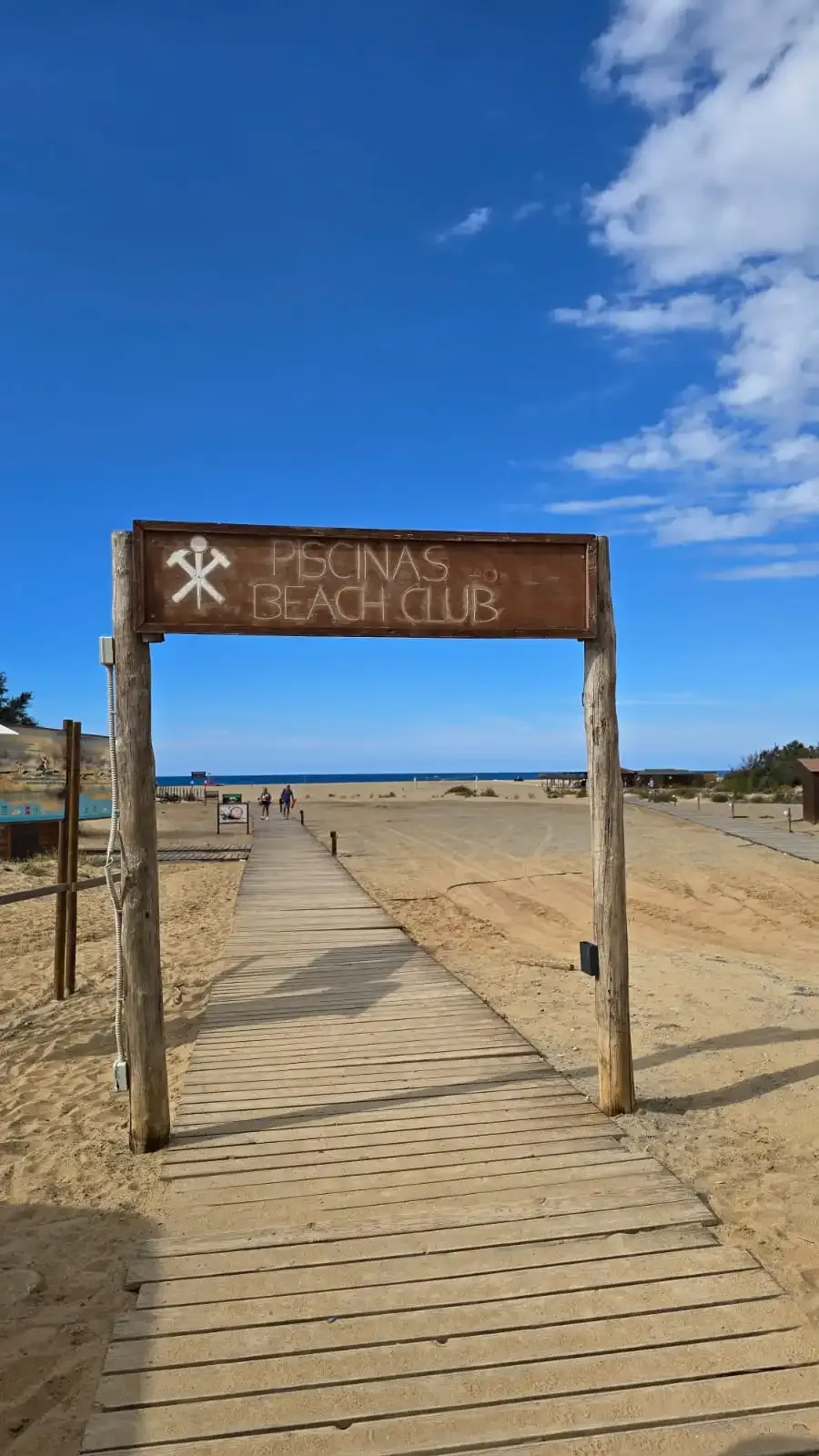 Photographie du lever de soleil à Piscinas heure dorée dunes de sable mer Méditerranée Costa Verde Arbus Sardaigne paysage lumière matinale dramatique