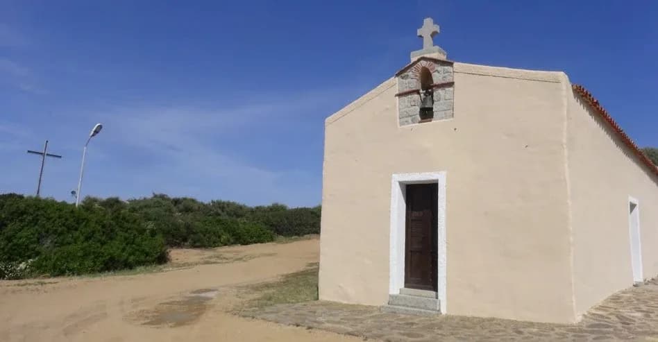 Nostra Signora del Monte Notre-Dame du Mont sanctuaire perché de Golfo Aranci église vues panoramiques Tavolara mer Tyrrhénienne Gallura Sardaigne