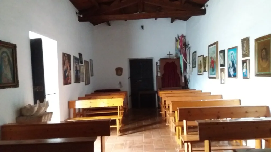 Notre-Dame du Mont XIXe siècle marins tempête gratitude chapelle Golfo Aranci patrimoine maritime Vierge Marie protection Sardaigne origines spirituelles histoire