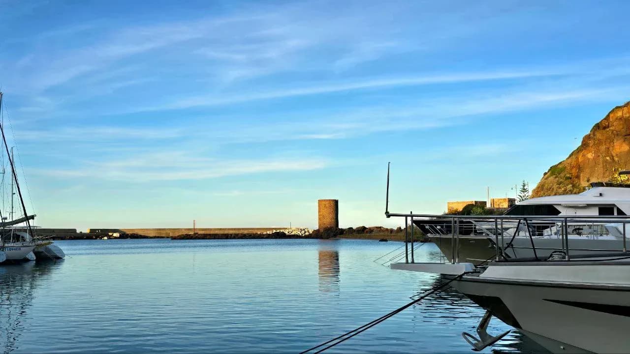 Historischer Ort Castelsardo über dem Meer
