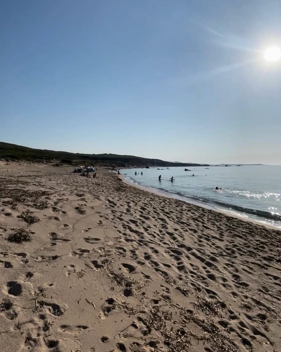 Plage étendue de Vignola Mare en Gallura