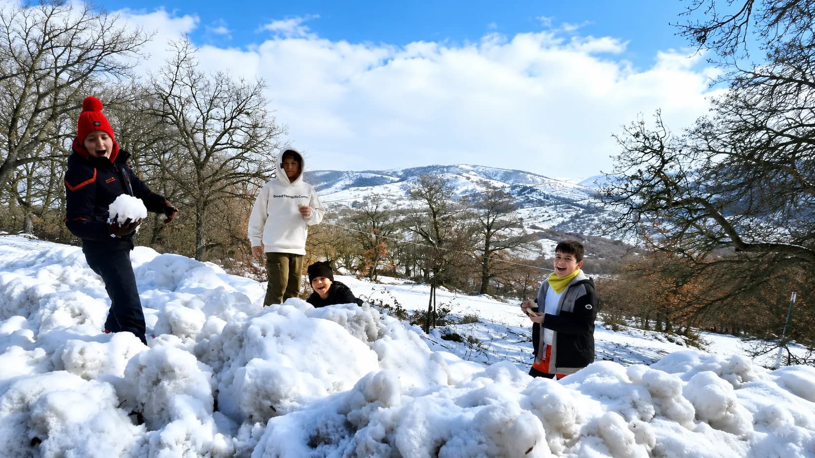 kids in the snow