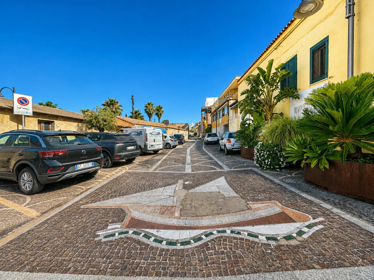 art on the floor in Golfo Aranci 