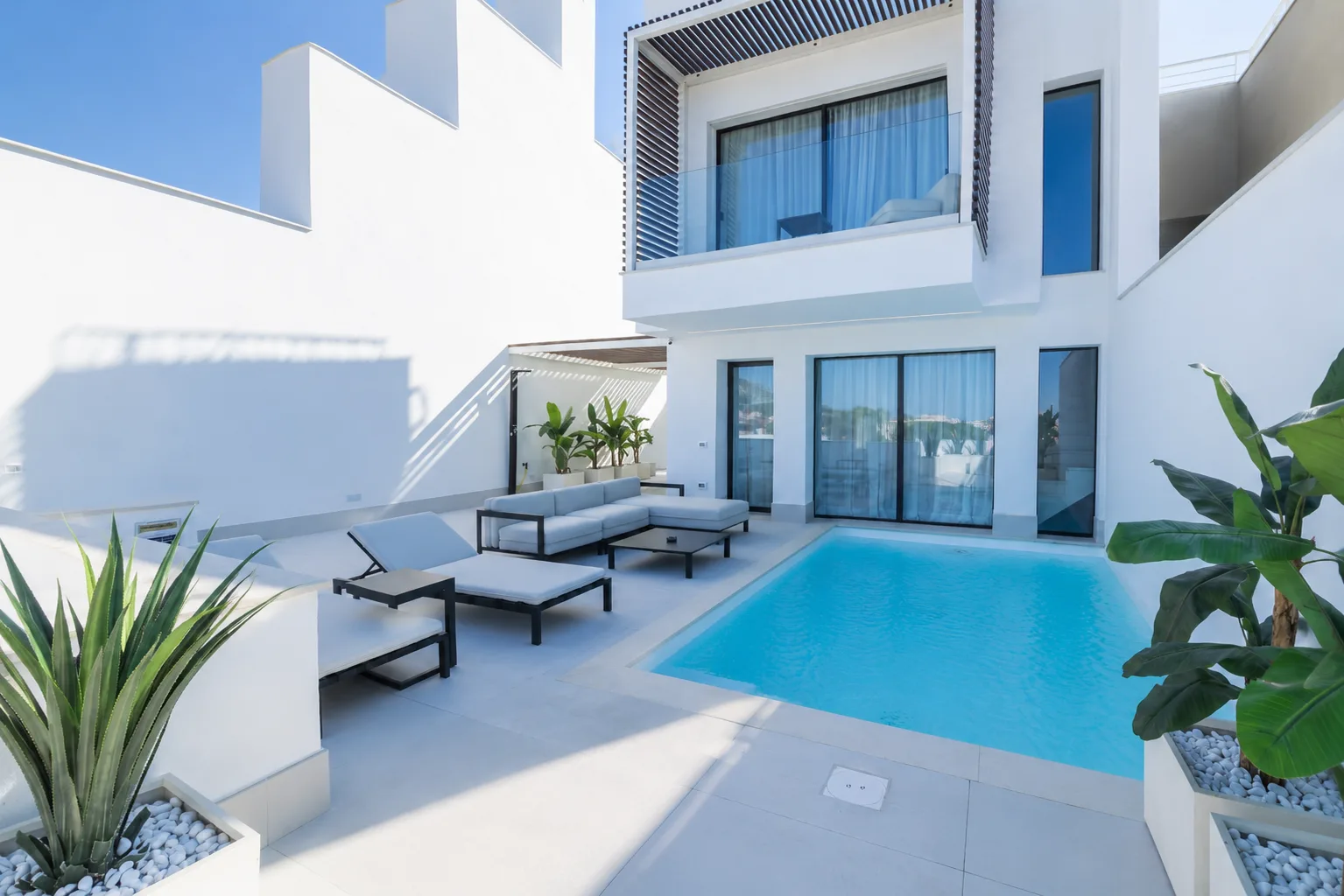 AZULIS Villa Athos is RENTAL12's first AIRBNB Luxe listing with pool in Golfo Aranci